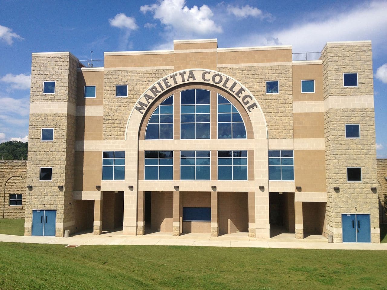 <b>Marietta College (Ohio)</b>
<br>
<br>Porcentaje de graduados en 2016 que participaron en clases ESL: 
<b>9%</b>
<br>
<br>Categoría y posición según U.S. News and World Report: 
<b>8</b> (empatada), Universidades regionales (Medio Oeste)