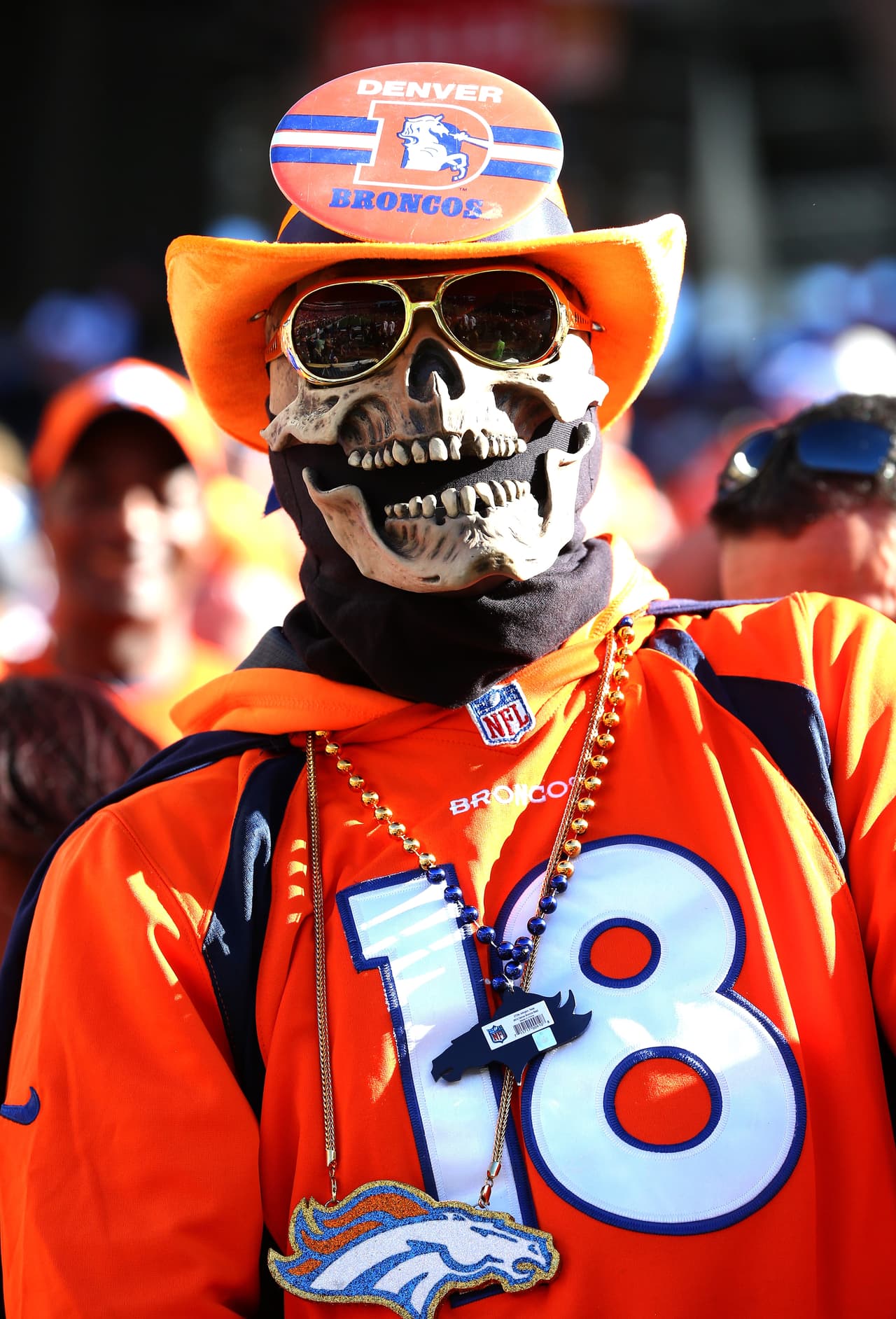 Miles de fanáticos se dieron cita en el estadio Levi’s para disfrutar del Super Bowl 50, el evento deportivo más costoso en la historia de EEUU.