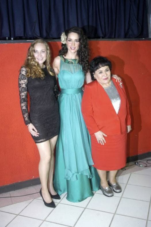 María Celeste ahora es actriz y forma parte del elenco de la puesta en escena 
<a href="http://www.univision.com/programas/novelas/actrices-que-han-protagonizado-la-obra-aventurera-fotos">'Aventurera', donde comparte créditos con Susana González y Carmen Salinas.</a>