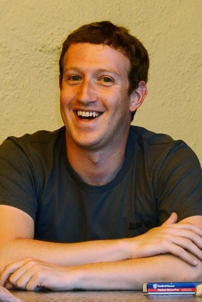 Quien quedó relegado al décimo lugar fue Mark Zuckerberg: con una fortuna de $12.900 millones de dólares.