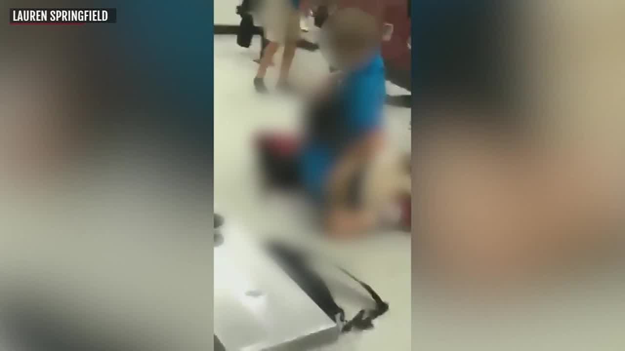 En video: niño ataca brutalmente a un compañero en una escuela de Florida