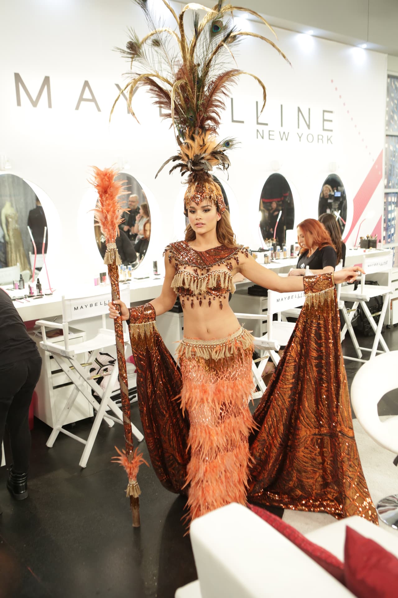 Cada vez más cerca de la gran final comienzan a aflorar los sentimientos más ocultos de las bellas. Disfruta aquí las mejores fotos detrás de cámara.