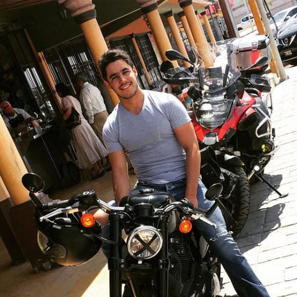 Sin embargo, el también empresario reiteró que el proceso para que el mayor de sus hijos se convierta en actor lo dejará en manos de Dios.