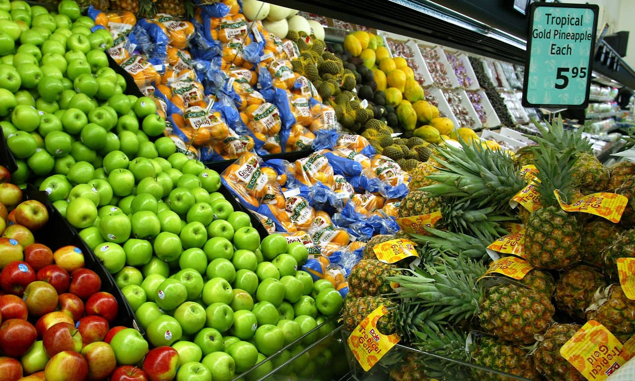 Los estudiantes que califican
<a href="https://www.univision.com/local/dallas-kuvn/hay-una-nueva-ayuda-economica-si-eres-beneficiario-de-snap-en-texas-debes-conocer-esto-video">para los almuerzos gratuitos o a bajo costo también califican</a> para recibir este dinero.