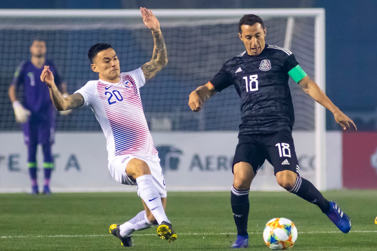 Andrés Guardado (derecha) fue el capitán designado por Martino para ser el líder dentro del campo del nuevo Tri.