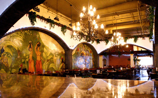 <b>La Huasteca en Plaza México</b>: Un cálido lugar en LA que ofrece gran variedad de comida y bebidas, este restaurant destaca por su buena decoración y su ambiente con un toque mexicano. (Imagen tomada de Twitter)