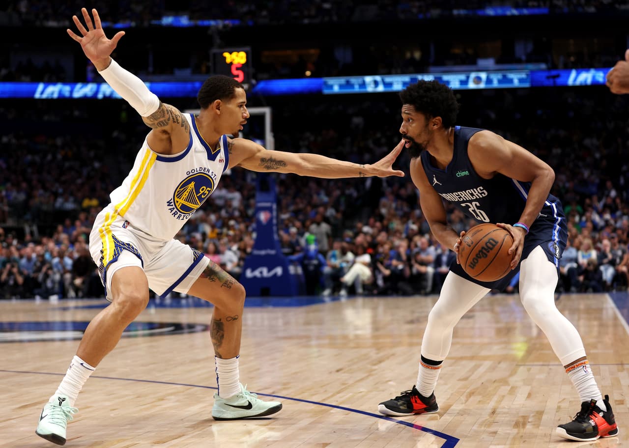 Al no ser seleccionado en el Draft de la NBA de 2015, el 2 de septiembre de 2015, se une a los Soles de Mexicali de la Liga Nacional de Baloncesto Profesional (LNBP). Promedió 11,2 puntos, 6,3 rebotes, 3,3 asistencias y 1,43 robos por partido en 53 (48 aperturas) para Soles de Mexicali en la LNBP durante la temporada 2015-16.
<br>