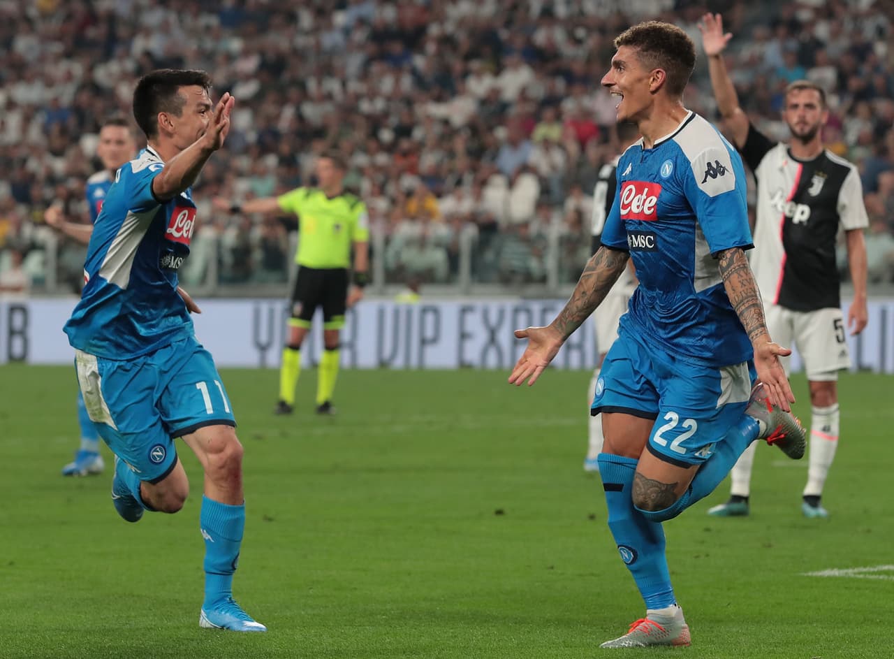 Juventus venció 4-3 a Napoli pero Hirving Lozano debutó con gol en el conjunto Partenopei. El mexicano aprovechó una buena asistencia de Zielinski y provocó la falta del tercer gol de su equipo.