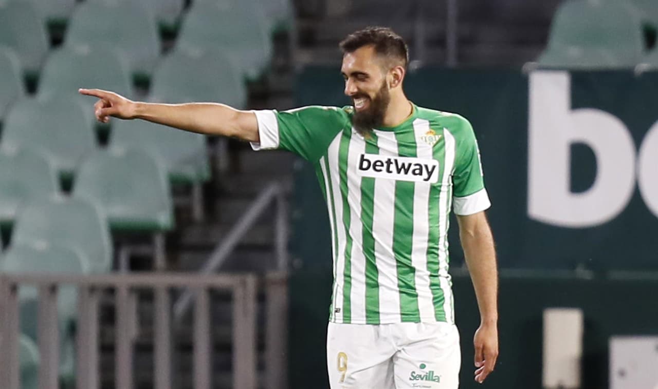 Con doblete de Borja Iglesias, el Real Betis consigue victoria sobre Granada 2-1 en la Jornada 35 de LaLiga. Al minuto 71 ingresó Diego Lainez y al 89' entró de cambio And´res Guardado; los verdiblancos se acercan a puestos europeos.