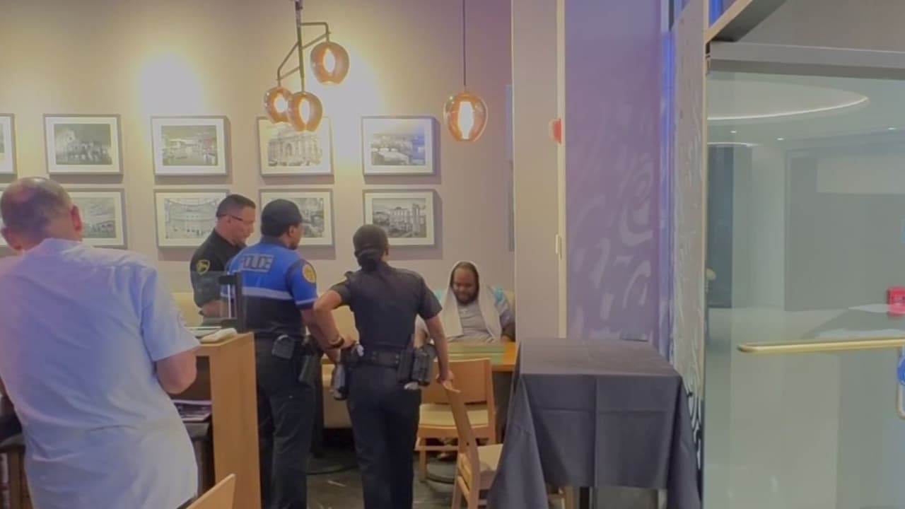 Arrestan a un hombre acusado de provocar un altercado en un restaurante de North Bayshore Drive