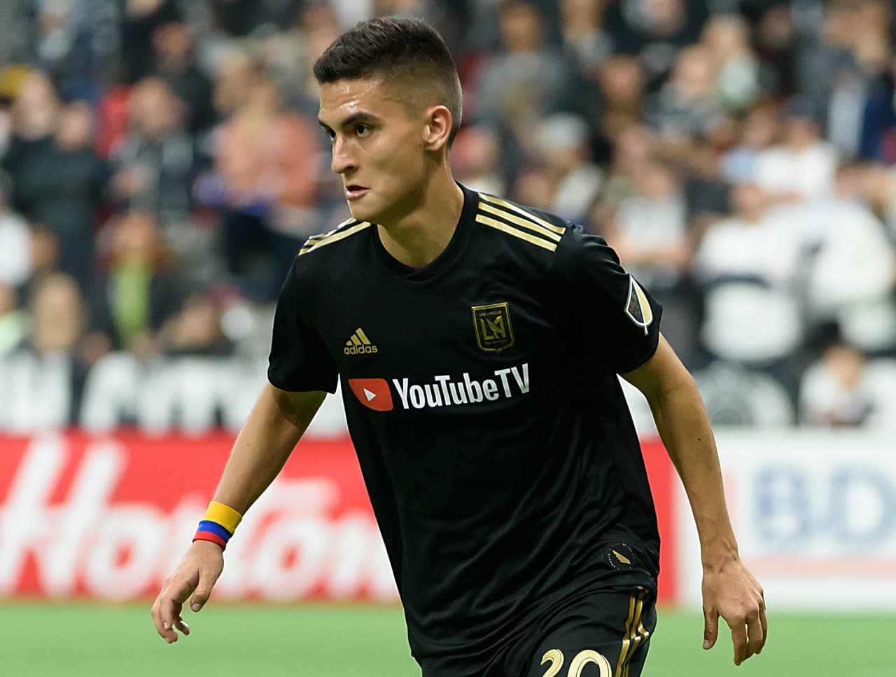 Eduard Atuesta es la ‘balanza y filtro’ del LAFC en el que brilla Carlos Vela