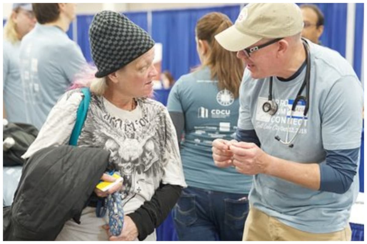 Listo el evento para las personas sin hogar.