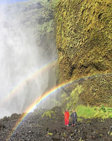 Skógafoss es otra de las bellezas naturales de Islandia. "Te comparto un poco de la magia que ha entrado por nuestros ojos directo al alma", es el texto que acompañó la foto.