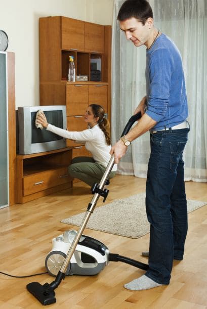 Sería una buena opción establecer en un calendario las obligaciones de cada uno o para turnarse la limpieza de las áreas comunes como el baño, la cocina y la sala.