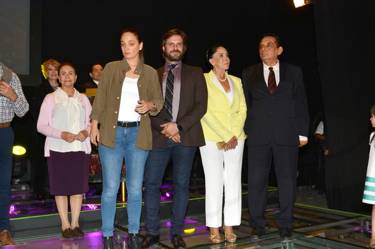 Sin embargo su plan falla, pues no consiguen tener una vida normal, la policía descubre que la explosión fue provocada por una bomba y deberán encontrar al culpable.