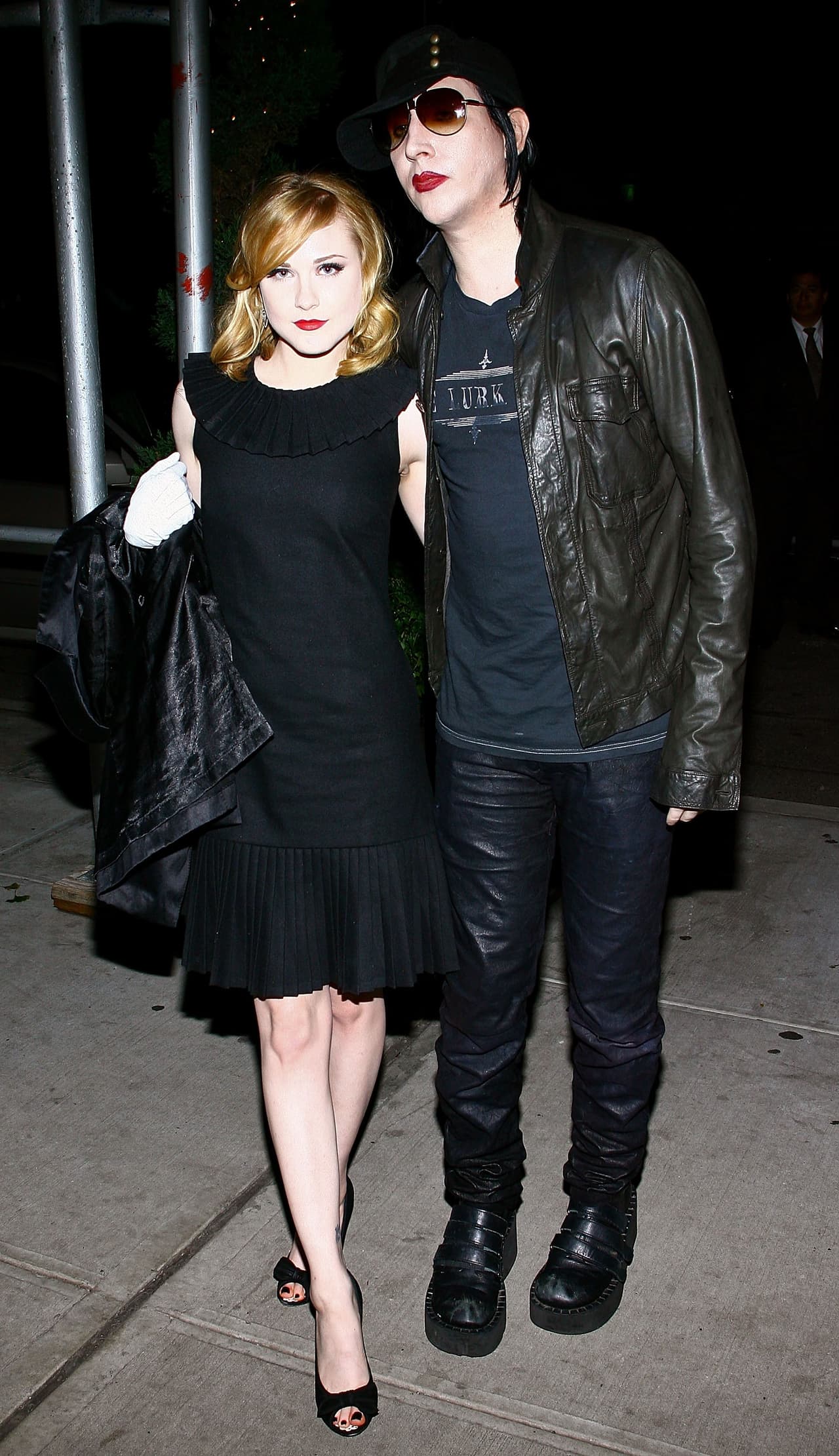 Evan Rachel Wood y Marilyn Manson anunciaron su relación amorosa cuando ella tenía 20 años y él 38. Duraron tres años juntos y terminaron en el año 2010.