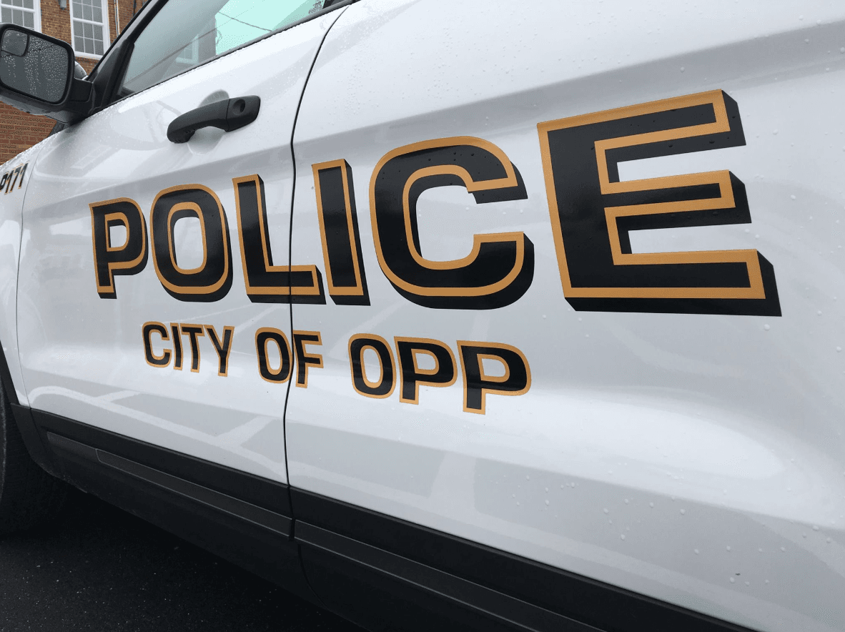 Imagen de uno de los autos policiales de policía de Opp.