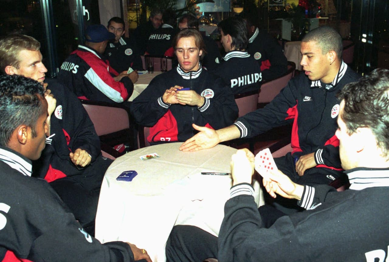 Sus 44 goles en 47 partidos del fútbol brasileño ilusionaron al club holandés donde jugó las dos siguientes temporadas.