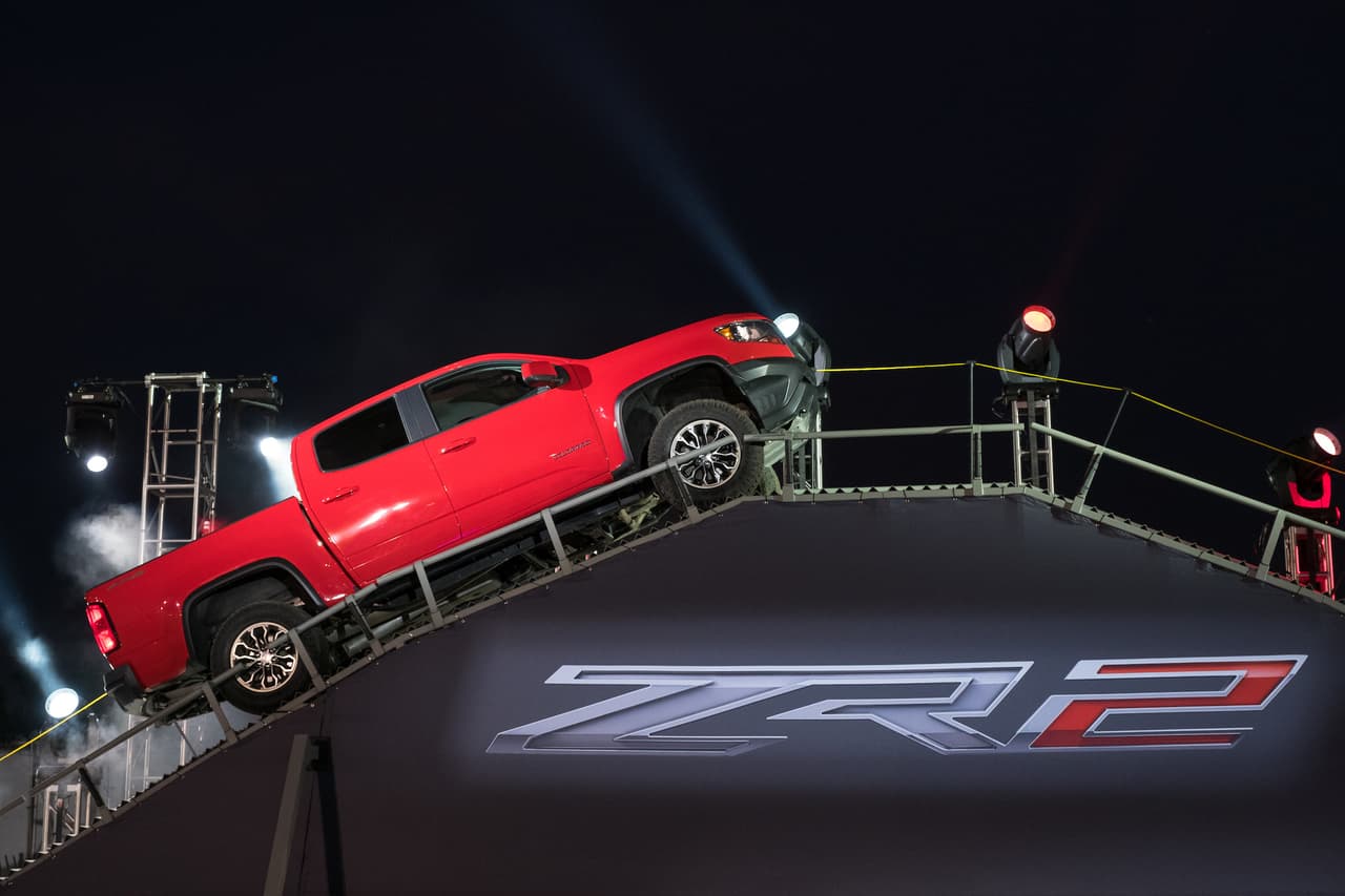La 
<b>Chevrolet Colorado ZR2</b> 2017 está basada en el concepto que la marca reveló en la edición 2014 del mismo Auto Show de Los Ángeles.