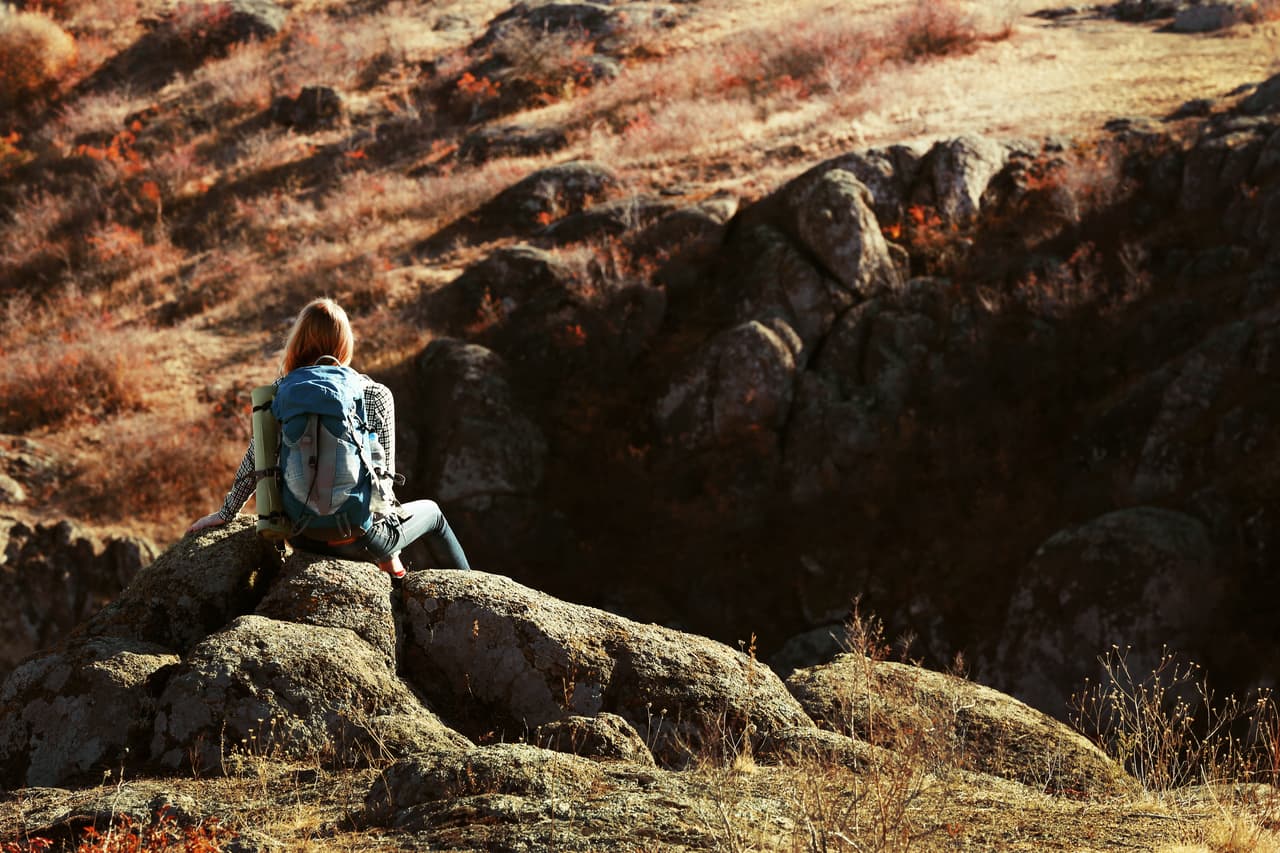 En el plano del amor no habrá sorpresas, sabrás definir con tiempo lo que mejor te conviene, y lo lograrás. Si estás pensando viajar prepara con tiempo todo para que no tengas trastornos ni demoras puesto que estarás muy ocupado queriendo hacer muchas cosas simultáneamente.