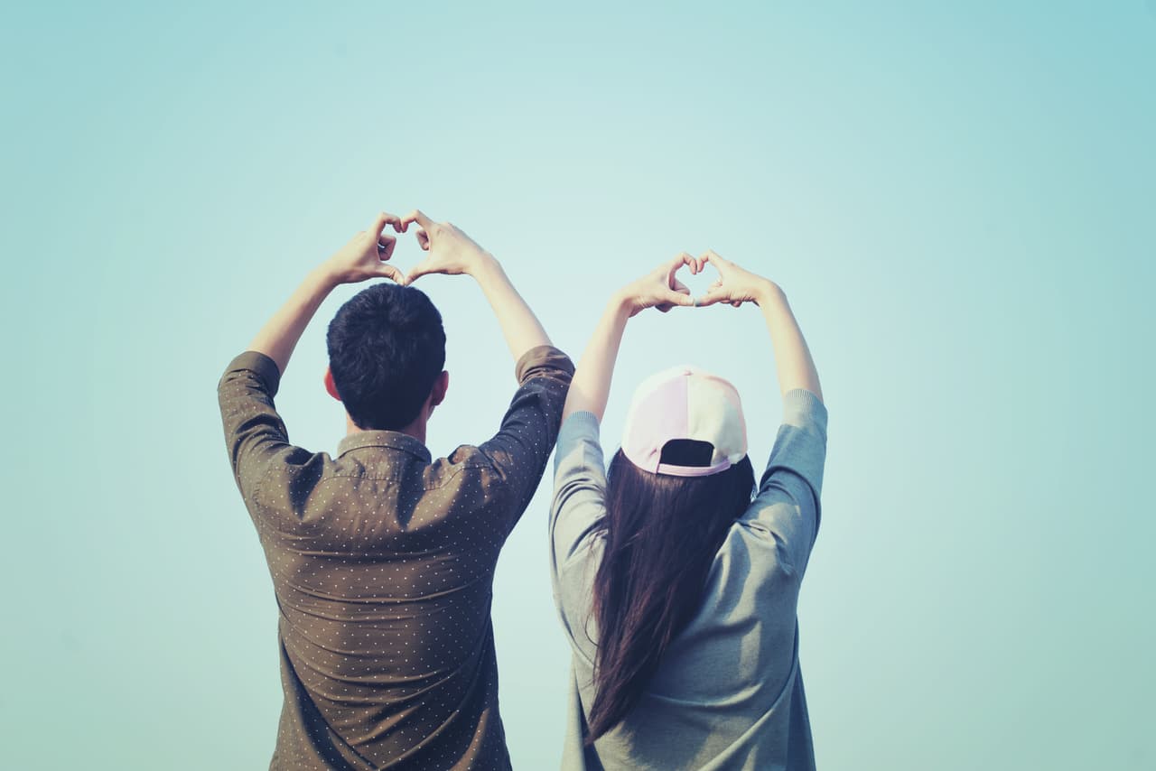 Los piscianos suelen ser muy empáticos –o sea, capaces de ponerse en el lugar ajeno- y tienen un gran espíritu de sacrificio. Debido a su noble naturaleza son muy sensibles y manipulables ya que son altamente impresionables.