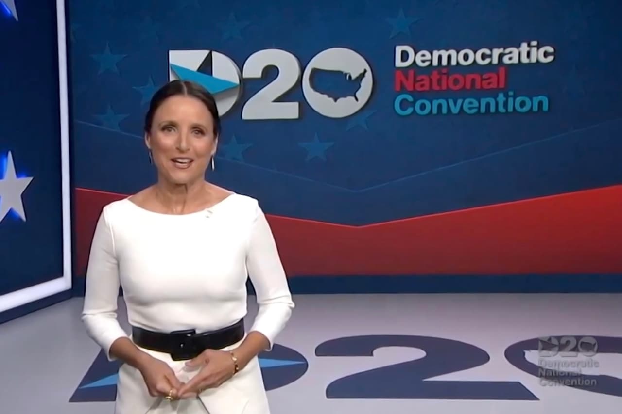 Julia Louis-Dreyfuss, famosa por sus participaciones en series como Seinfeld y Veep (donde interpreta a la vicepresidenta de Estados Unidos), ha llamado también 
<a href="https://twitter.com/OfficialJLD/status/1310740578557190145?s=20" target="_blank">a los ciudadanos a favor de la campaña de los demócratas en Texas</a>.