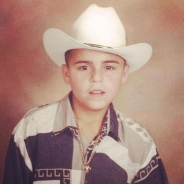 Y no puede faltar la típica foto de cuando era un chamaquito.