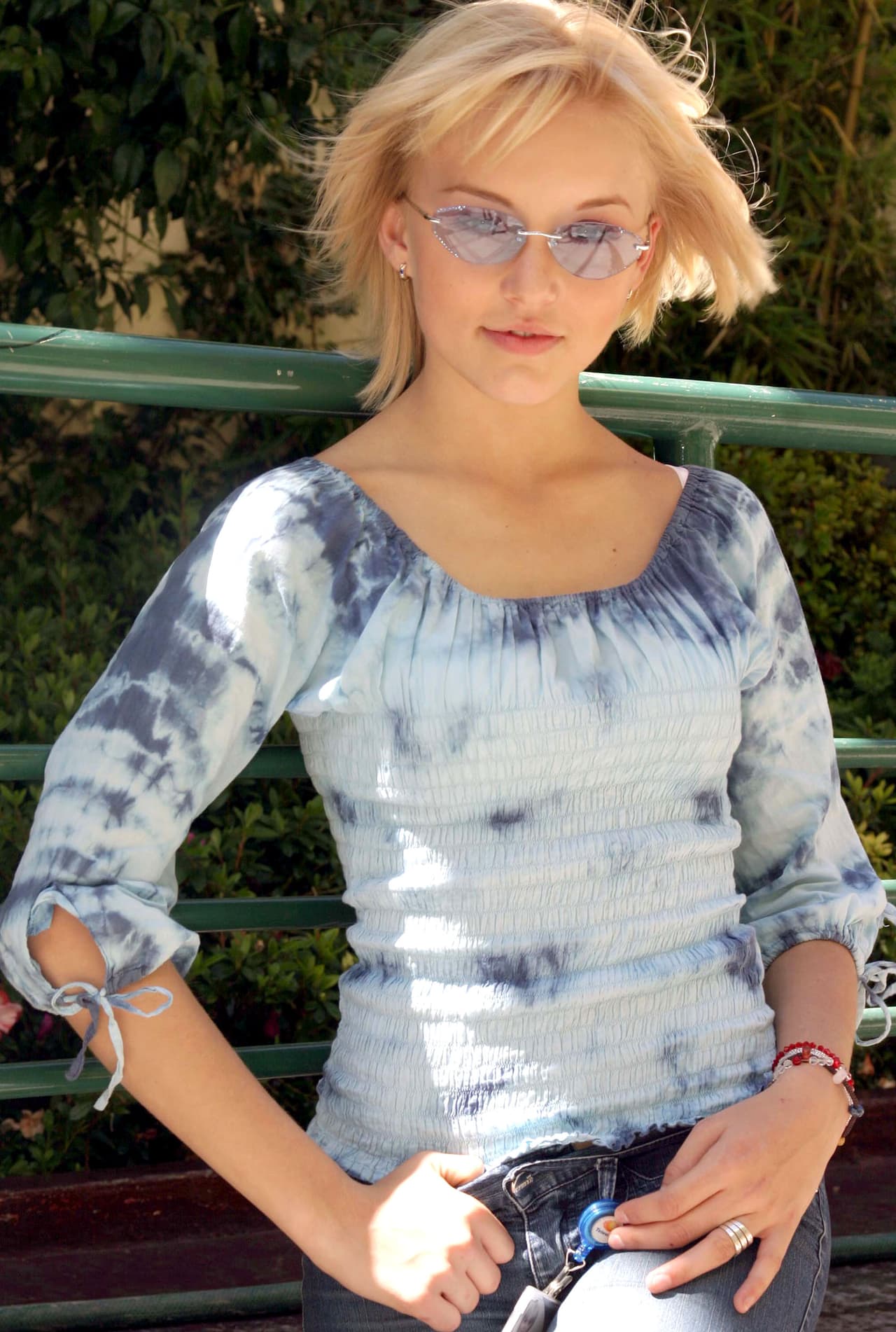 Ahí compartió créditos con Ariadne Díaz, Begoña Narváez, Gabriela Carrillo, Gloria Sierra y Ana Isabel Torre.