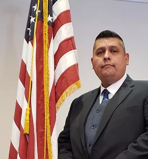 Otis Lee Cooper es abogado sin partido y no se tienen registros de sus fondos de campaña.