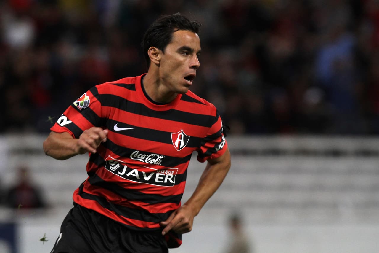 De los más recientes está el de Omar Bravo con el Atlas, el surgido en Guadalajara llegó a los Zorros en un fichaje que causó fuego, ya que los fans de los Zorros lo repudiaron, hasta que Bravo se los ganó con goles.