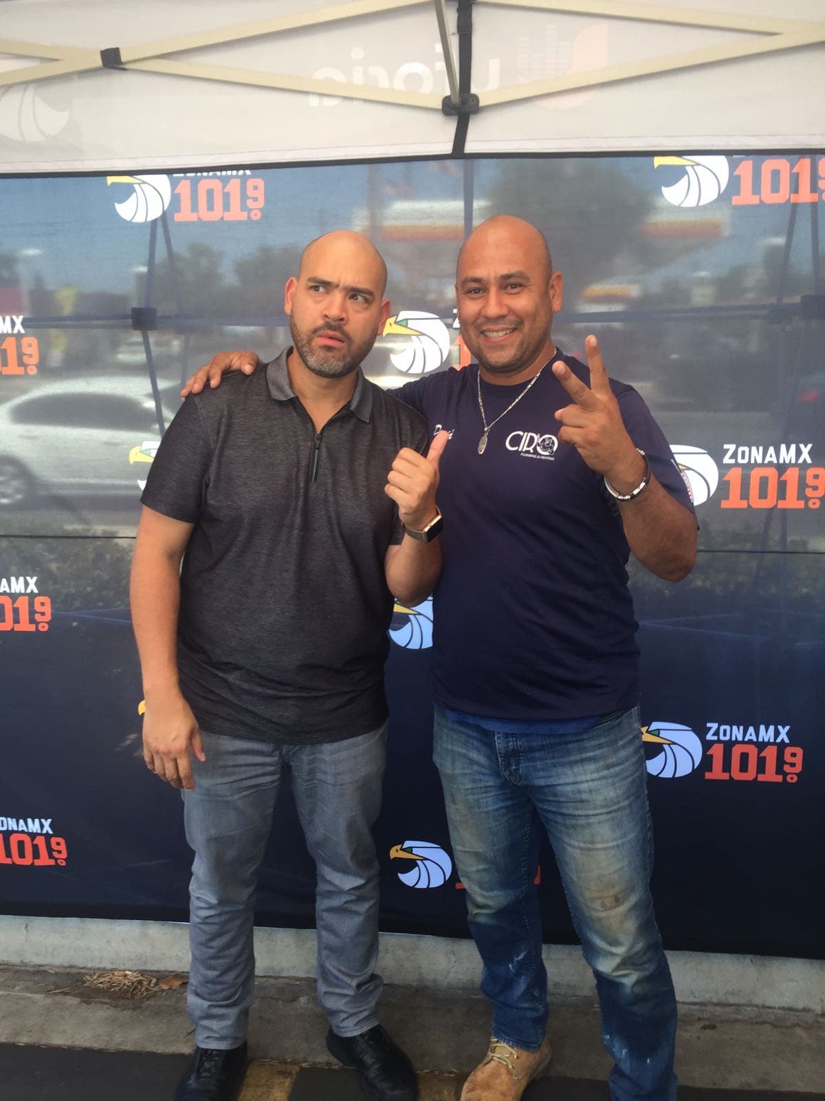 'El Bueno, La Mala y El Feo' no dejan de premiar a los niños en el regreso a clases.