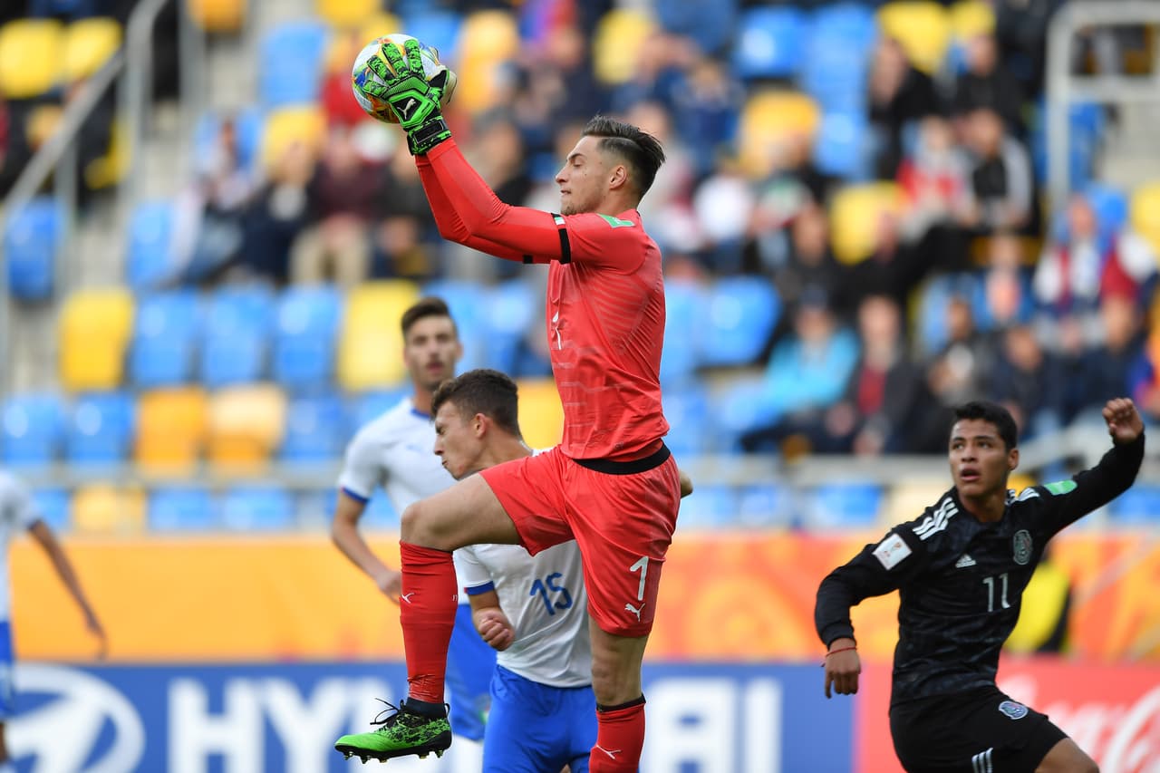 El arquero Alessandro Plizzari, suplente en Milán y titular en Italia, no tuvo problemas para hacer segura su portería.