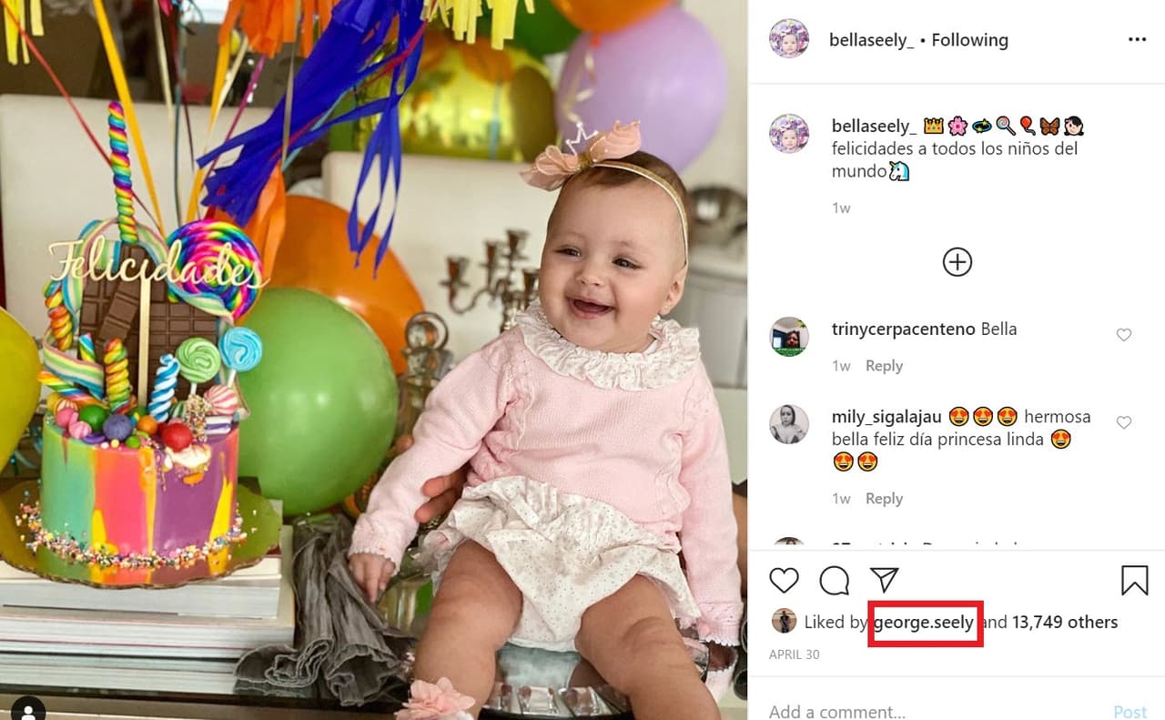 Por ejemplo, dio 'me gusta' a varias fotos de la niña. 
<br>