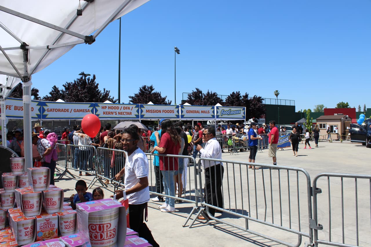 Música, comida, familia, diversión y un clima bellísimo fueron los ingredientes que hicieron del Festival del Cinco de Mayo en Fresno un éxito en un lugar nuevo ya que el centro de la ciudad está bajo construcción.,�/�