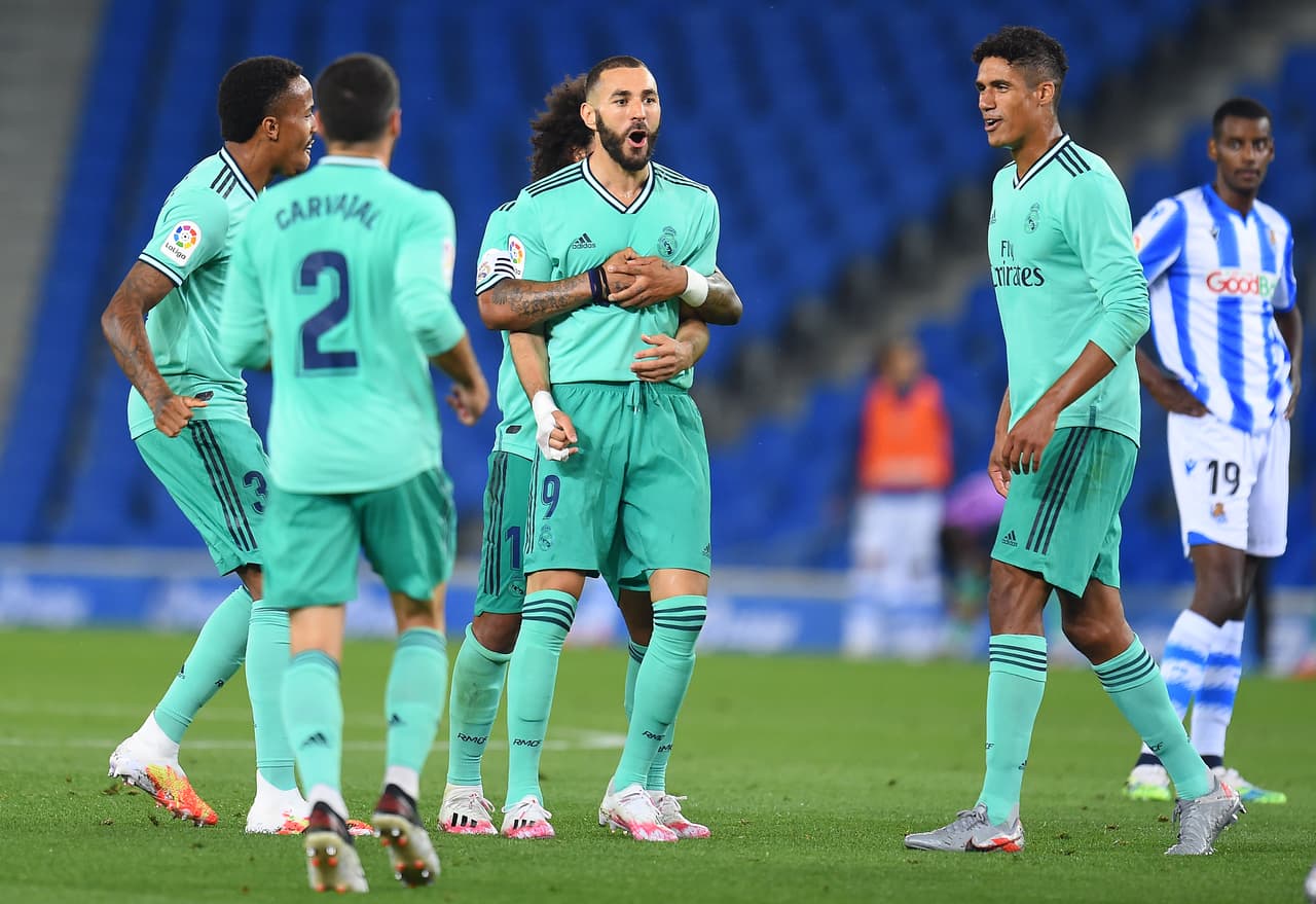 Sergio Ramos y Karim Benzema le dieron la victoria 1-2 al Real Madrid y asumen el liderato tras llegar a 65 unidades igualando al Barcelona, pero con mejor diferencia de goles.