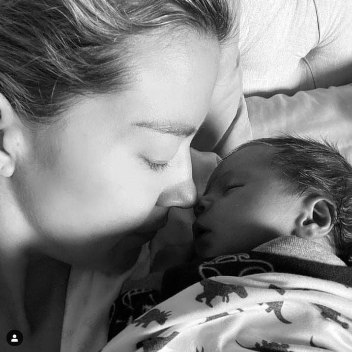 Este lunes 18 de enero, la revista TVyNovelas de México publicó más detalles del 
<a href="https://www.tvynovelas.com/mx/famosos/fernanda-castillo-se-aferra-a-la-vida-luego-de-sufrir-dos-infartos/" target="_blank">delicado padecimiento</a> que puso a Fernanda Castillo entre la vida y la muerte.