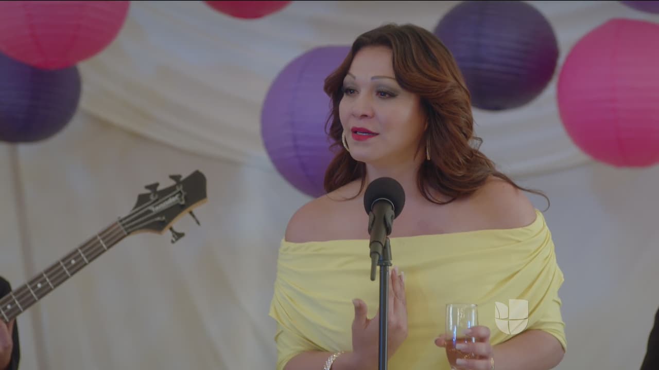 Jenni está muy orgullosa de su hija y le deseo un feliz matrimonio.