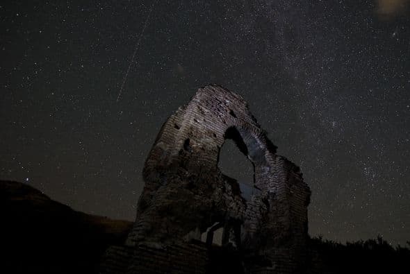 Las Perseidas desde los restos de la basílica San Ilia.