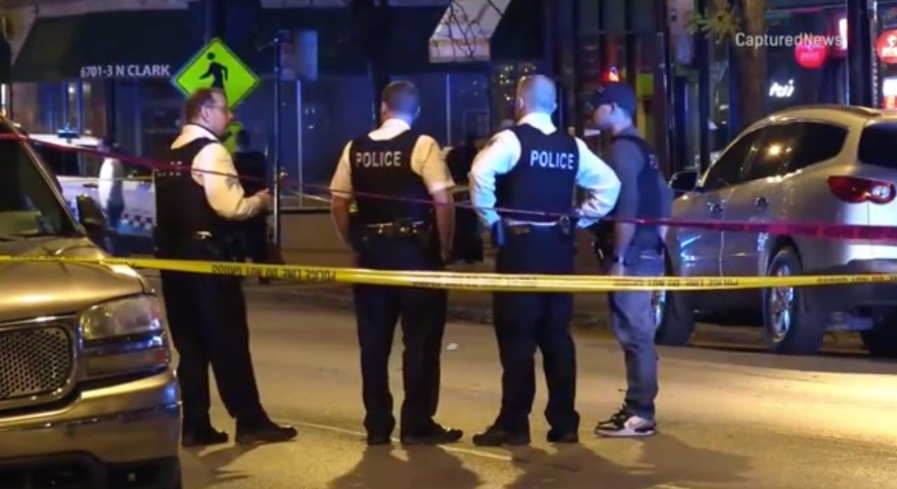 Tiroteo en Rogers Park deja un muerto y dos heridos, informa la policía