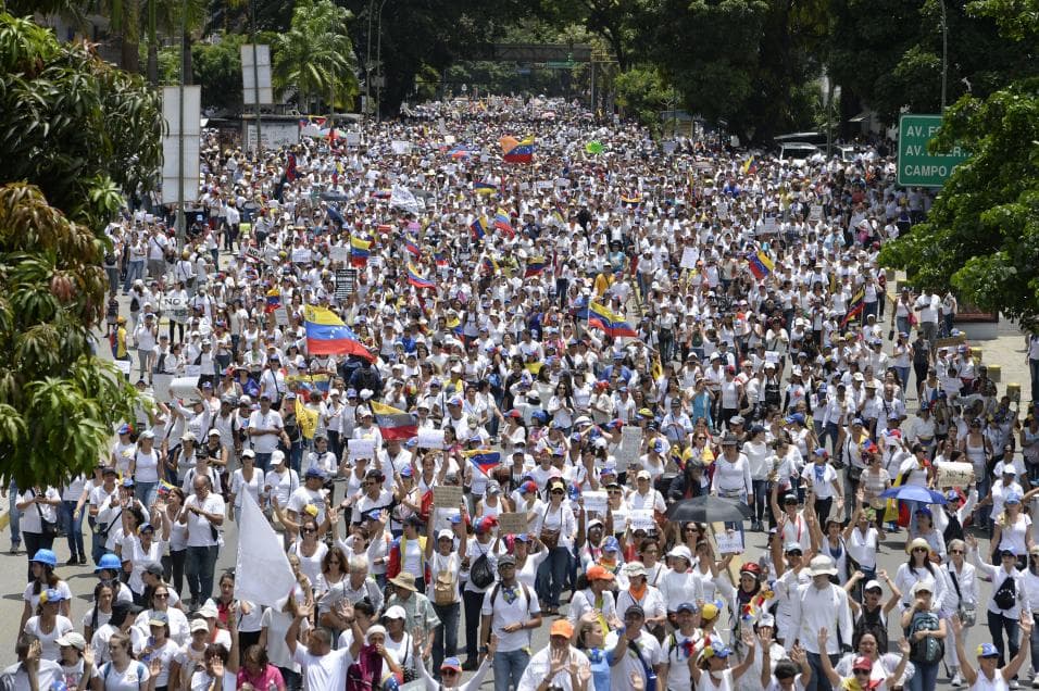 Thousands of women marched peacefully on Saturday May 6 demanding the restoration of democracy, freedom for political prisoners and new elections.