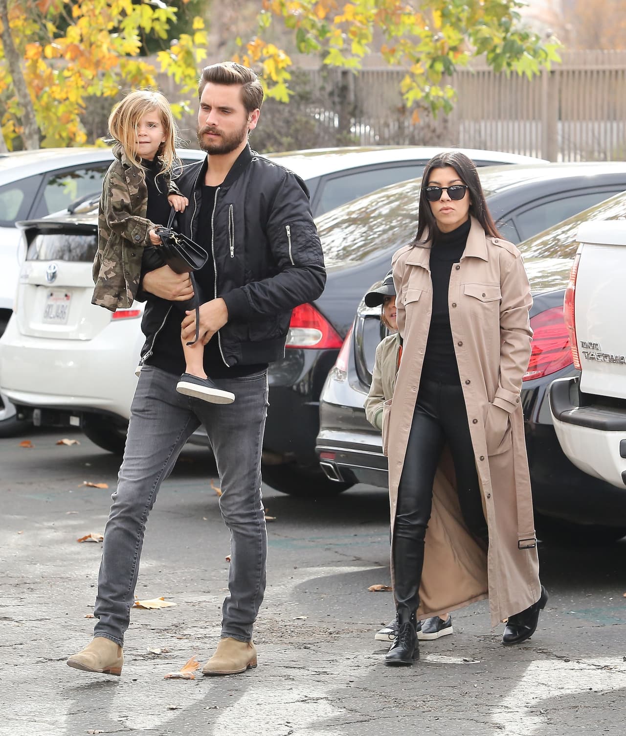 Pues ahora se reúnen por el bien de sus retoños.