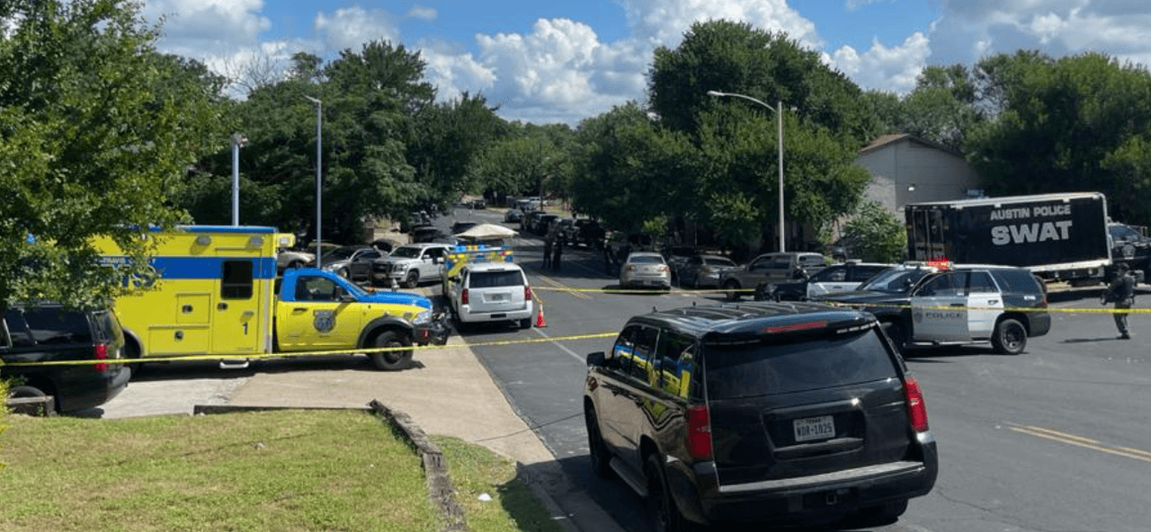 Culmina situación con equipo SWAT al sur de Austin y detienen a sospechoso 