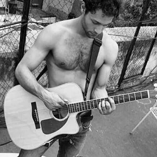 Mariano Palacios es cantante y ha participado en exitosos musicales de teatro.