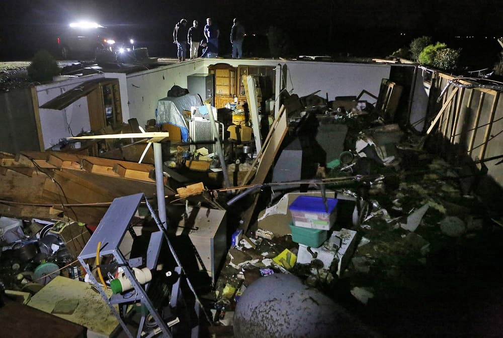 Las tormentas compactas pero fuertes conocidas como 'supercélulas' recorrieron partes de los estados centrales, causando daño en Arkansas, Iowa e Illinois.
