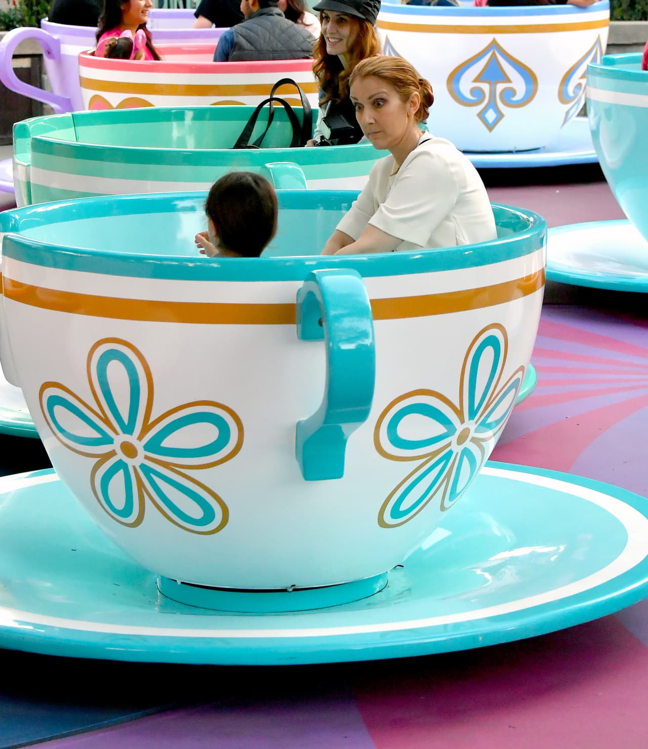 Nos da gusto ver a la cantante tan feliz.