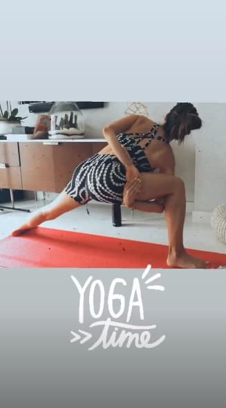 Maity Interiano prefiera la yoga y en redes sociales compartió una de las posturas. Sin duda, Maity ha sido muy aplicada y la cuarentena no la detuvo para realizar actividad física.
