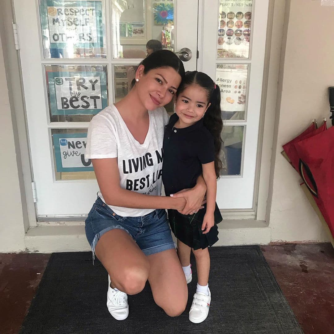 La conductora de Enamorándonos compartió en redes sociales las imágenes del regreso a clases de Giulietta junto a un texto en el que explica cómo se sintió su hija en su segundo año como estudiante de prekínder.