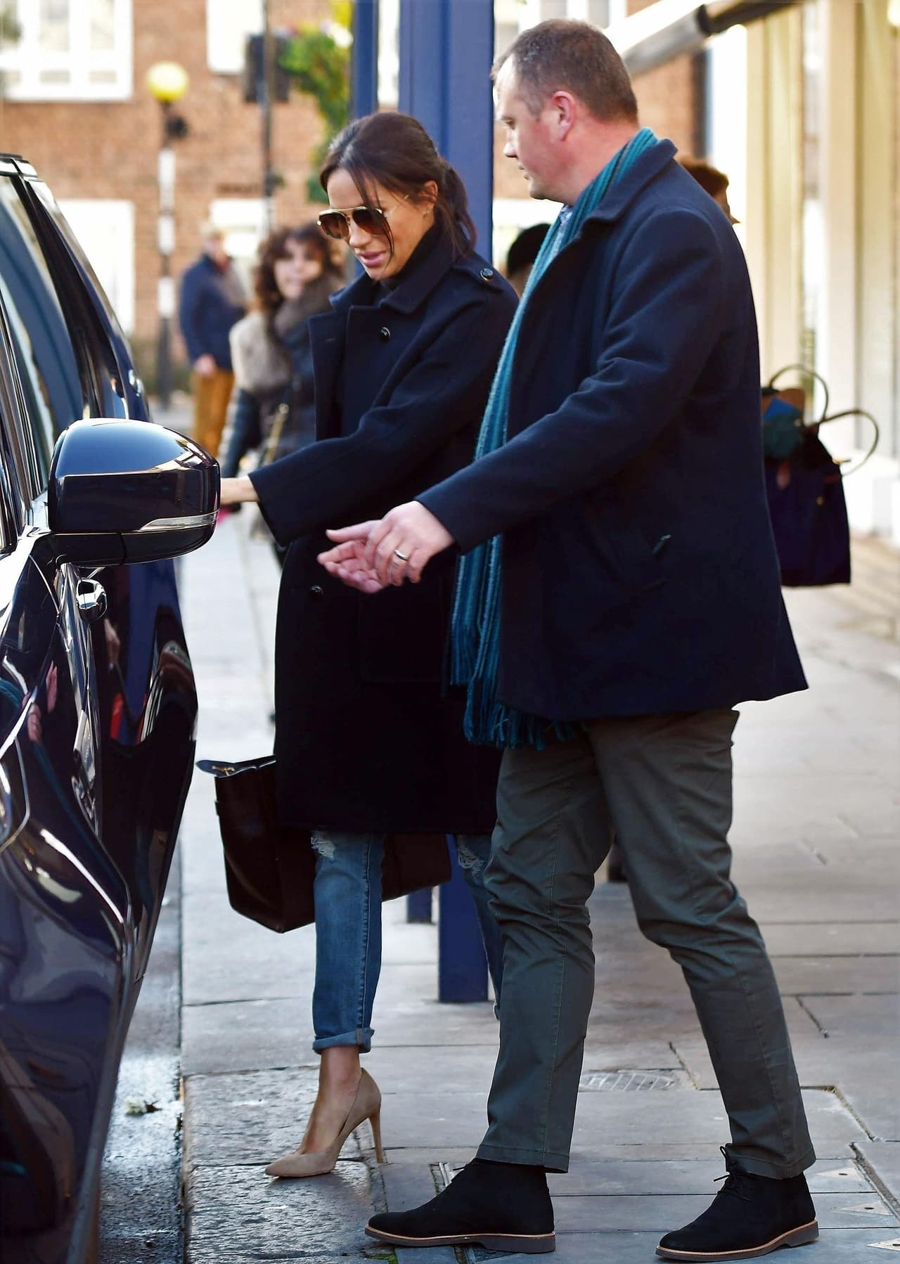 <b>El modelo de jeans</b> que la duquesa de Sussex utilizó se agotó durante el fin de semana, luego de la aparición de la esposa del príncipe Harry.