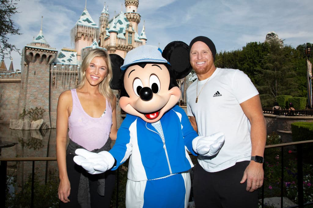 Justin Turner y Kourtney Turner también son admiradores de Mickey Mouse.
