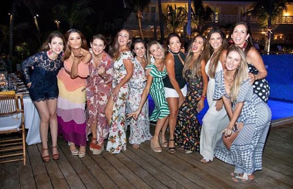 Por la noche, Giselle y sus amigas acudieron a un evento de una marca de productos para el cuidado de la piel. Kimberly Dos Ramos, Maity Interiano, Karla Monroig, Gaby Espino, Catherine Siachoque y Ariadna Gutiérrez fueron algunas de las que asistieron.